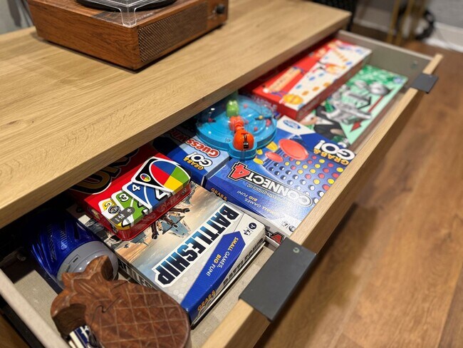 Building Photo - 1515 1/2 S Carson Ave