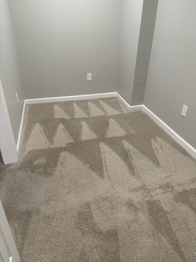 Building Photo - 636 E 29th St