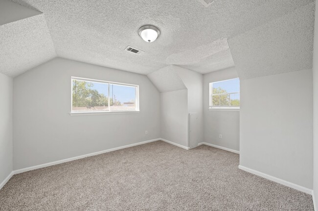 Building Photo - 3203 Ripplebrook Dr