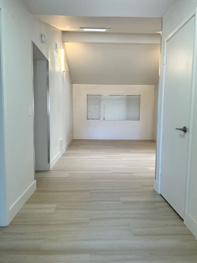 Building Photo - Please Contact Vaughn Realty to set up an appointment 760-446-6561