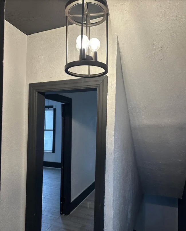 Building Photo - 705 2nd Ave