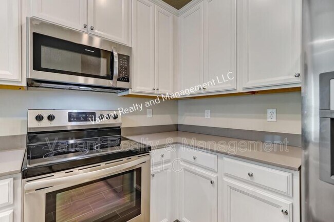 Building Photo - 1325 Salt Ridge Ave