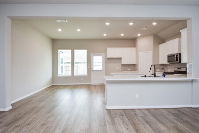 Building Photo - 2642 Settler Hl Dr