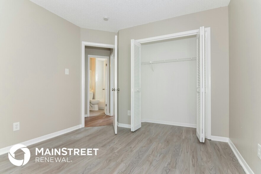 Building Photo - 13210 Silvercreek Dr