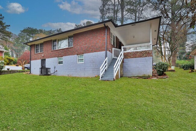 Building Photo - 1465 Willis Mill Rd SW