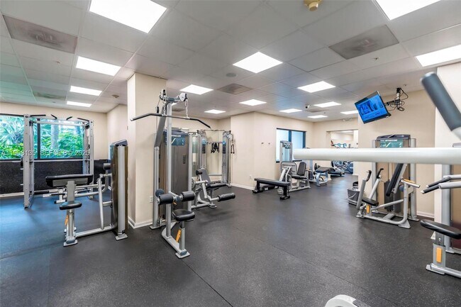 Building Photo - 2333 Brickell Ave