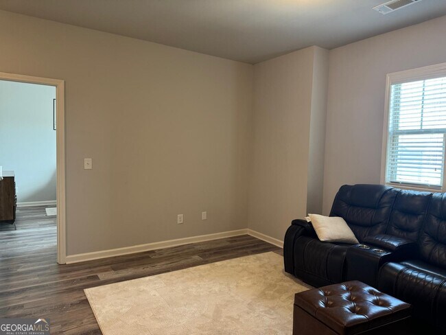 Building Photo - 126 Cottontail Ln