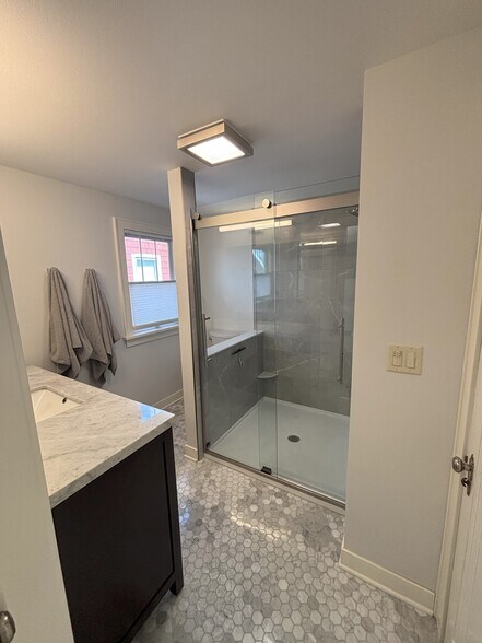 Bathroom (freshly renovated) - 174 Dixon St