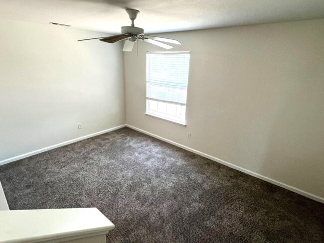 Building Photo - Spacious 5-Bedroom Home in Gated Stockton ...
