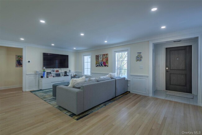 Building Photo - 20 N Ravine Rd