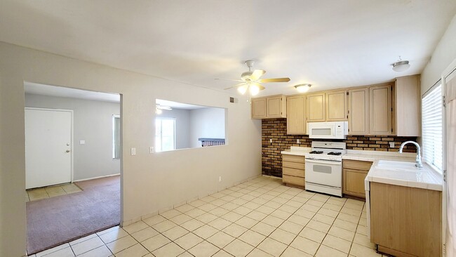 Building Photo - 7123 Clearwater Ave