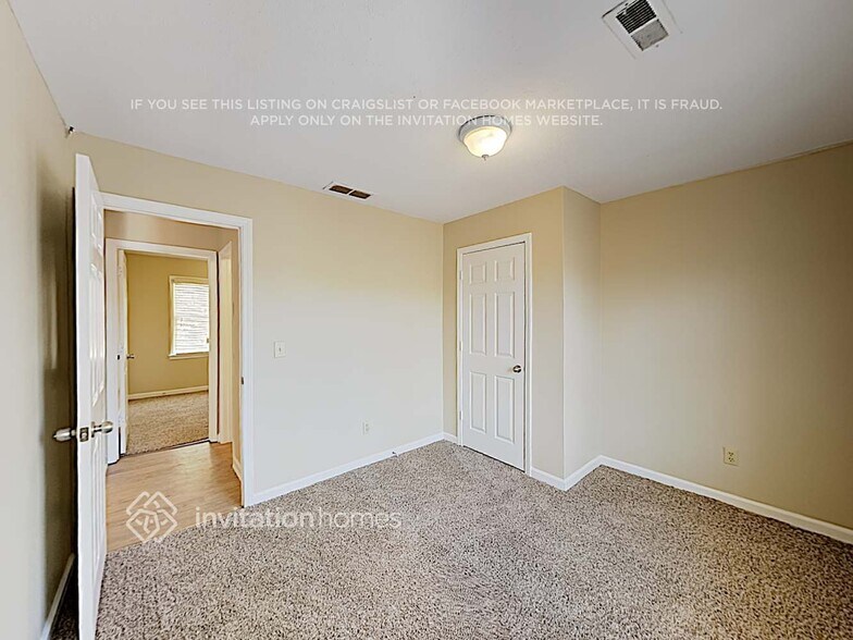 Building Photo - 143 Gerri Dr