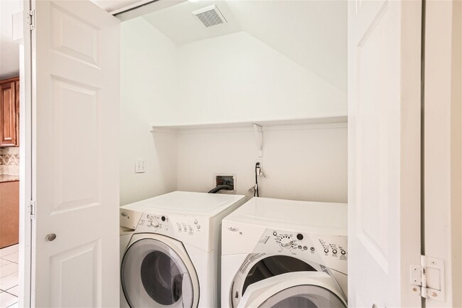 Building Photo - 7516 Sea Spray Ave