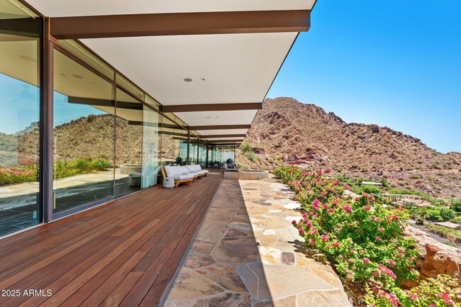 Building Photo - 4925 E Red Rock Dr