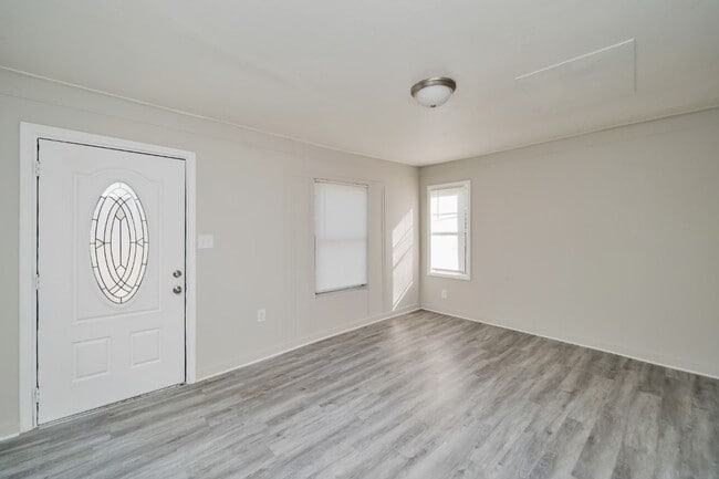 Building Photo - Super Cute & Private Hueytown Home Tucked Away on a Quiet Cul-de-Sac