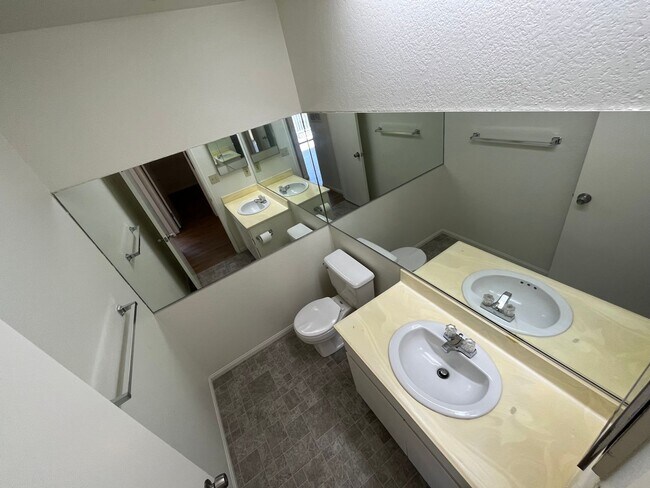Building Photo - 3450 Santa Maria Way