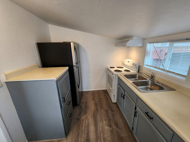 Building Photo - Studio in Sequim