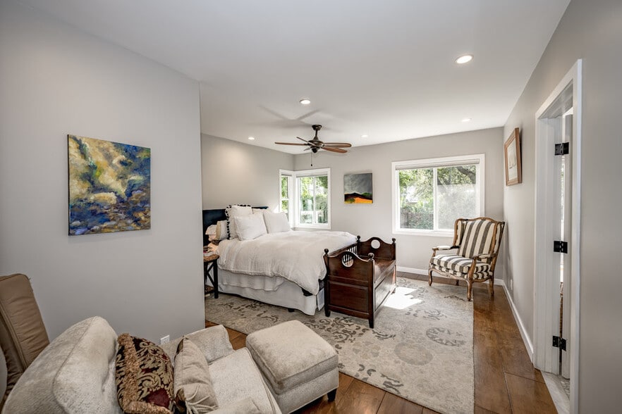 Building Photo - 2152 Grand Oaks Ave