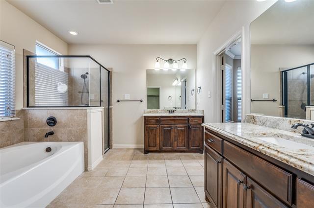 Building Photo - 3238 Brighton Dr