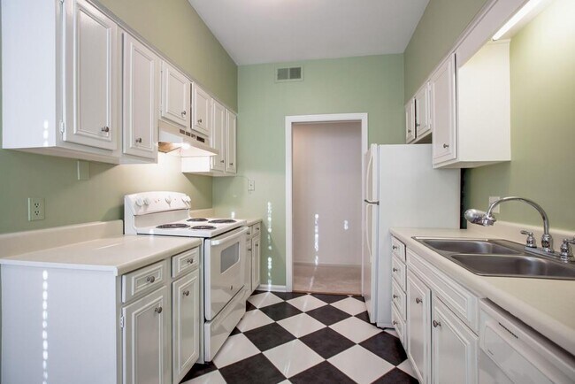 Building Photo - 4505 Harding Pike