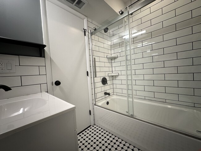 Building Photo - 316 White Horse Pike