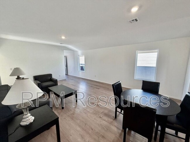 Building Photo - 10320 Baled Bermuda Rd