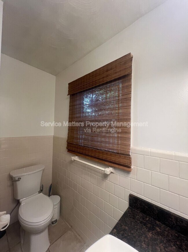 Building Photo - 1401 E 34th St