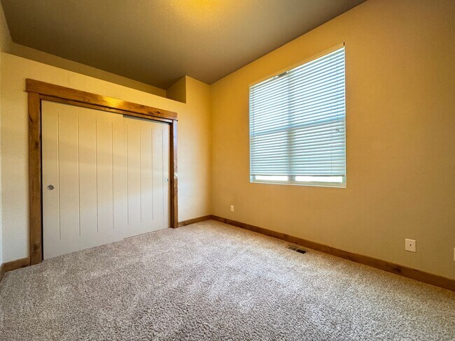 Building Photo - Wonderful Upgraded Home in Timnath Ranch