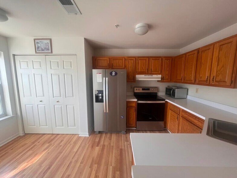 Building Photo - 6502 Home Water Ct