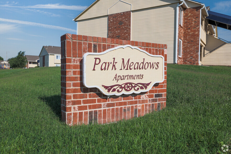 Park Meadows - 10010 E Boston Cir Wichita KS 67207 | Apartment Finder