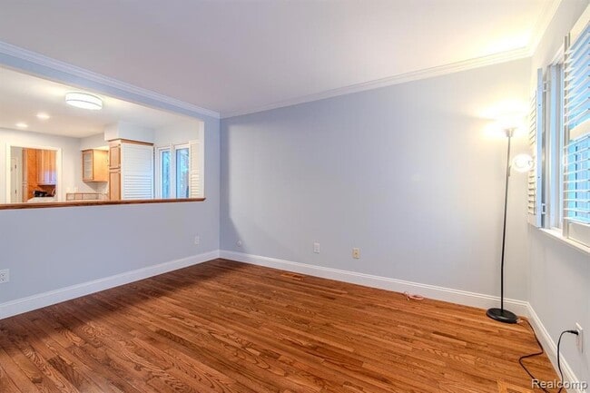 Building Photo - 122 N Helen Ave