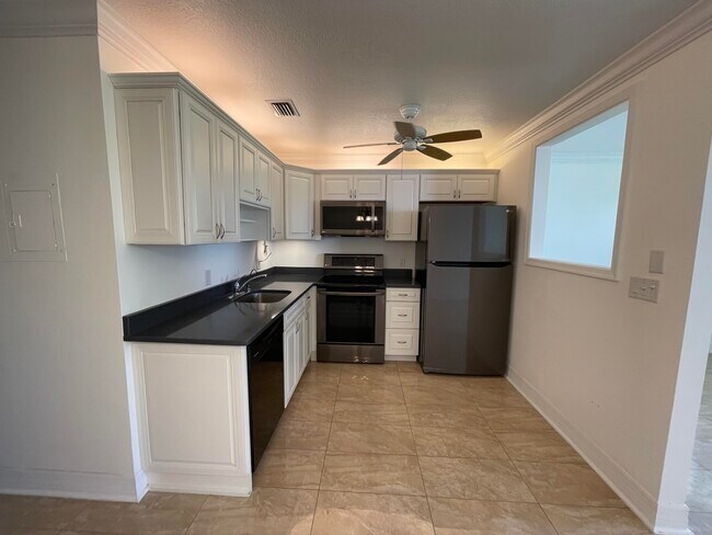 Building Photo - 1225 NW 21st St