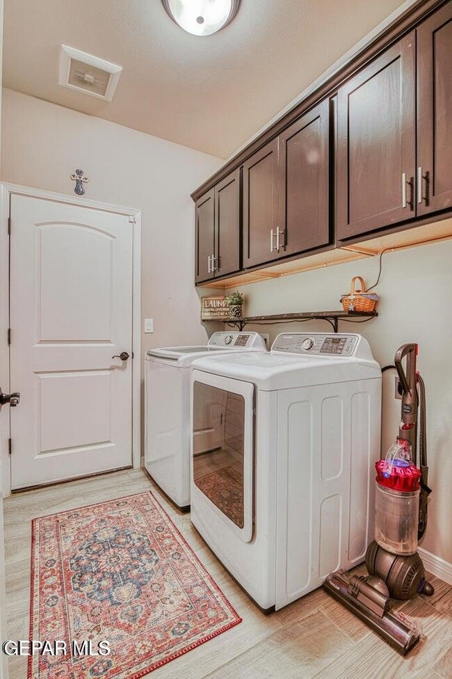 Building Photo - 12133 Chapel Hill Rd