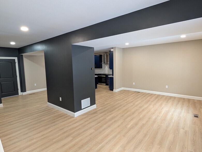 Living room - 319 Howard St