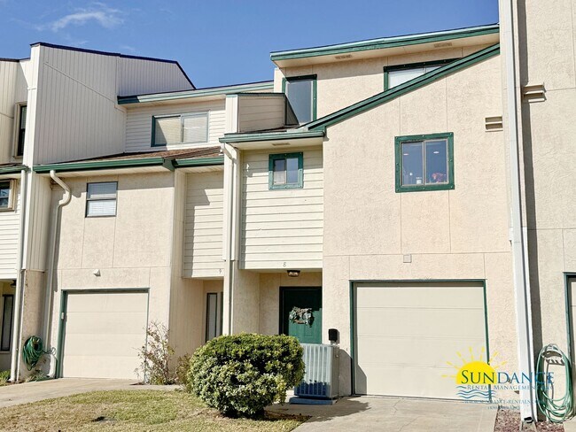 Building Photo - Waterfront Luxury Living on Garniers Bayou...