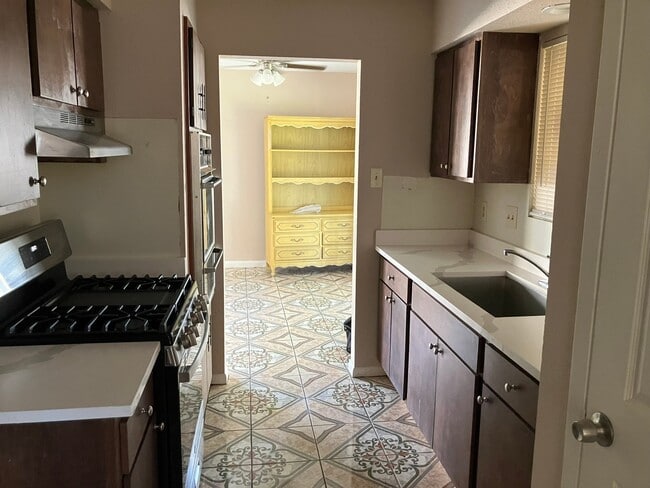 Building Photo - 1315 Peach Spring Dr