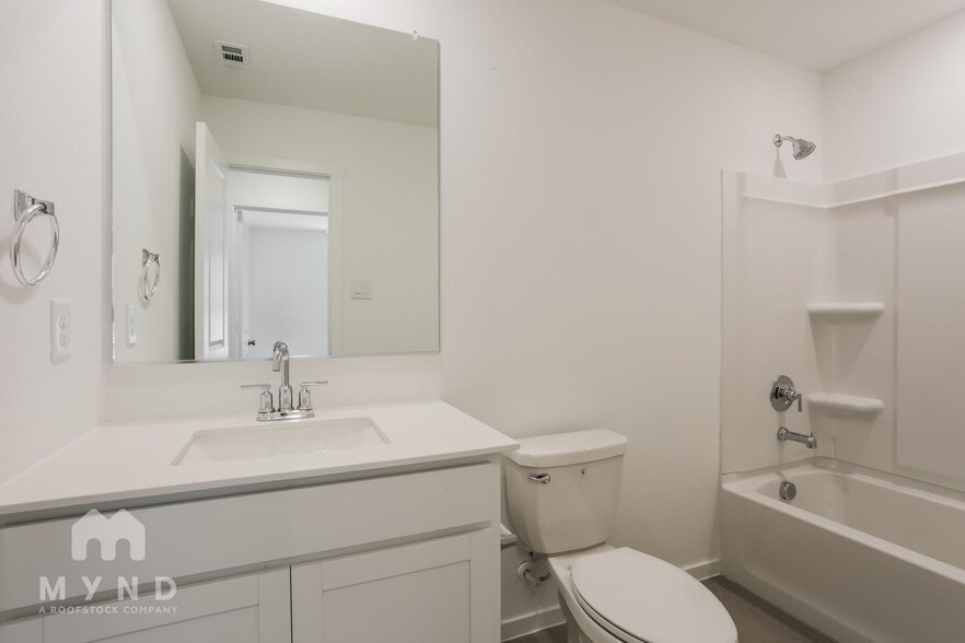 Building Photo - 2761 Mistwood Dr