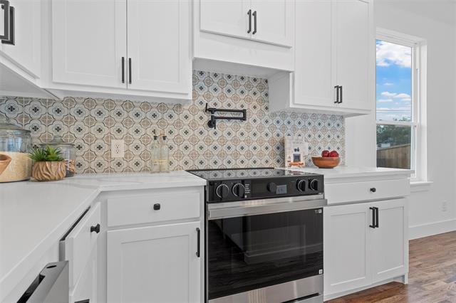 Building Photo - 700 Park Dr