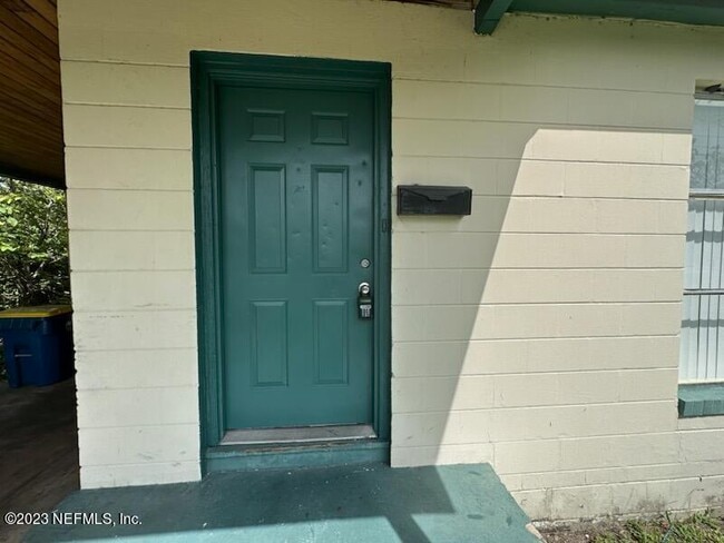 Building Photo - 3427 Rogero Rd