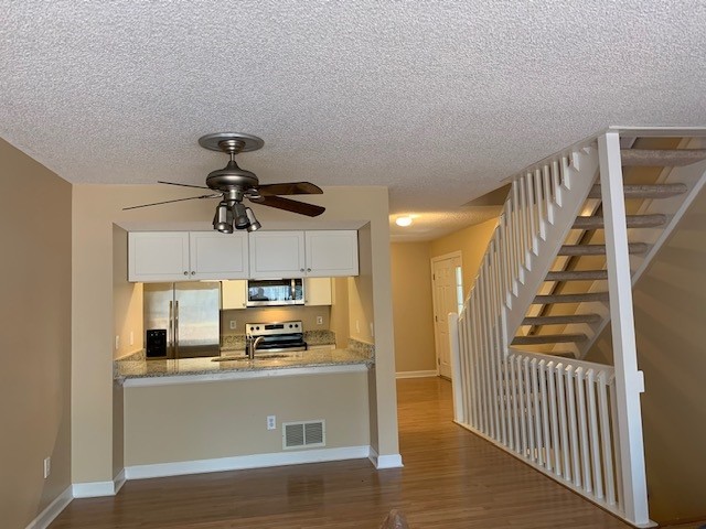 Building Photo - 2066 Tamarin Dr