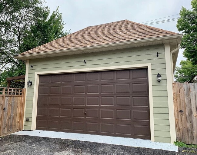 Building Photo - 131 Montgomery Ln