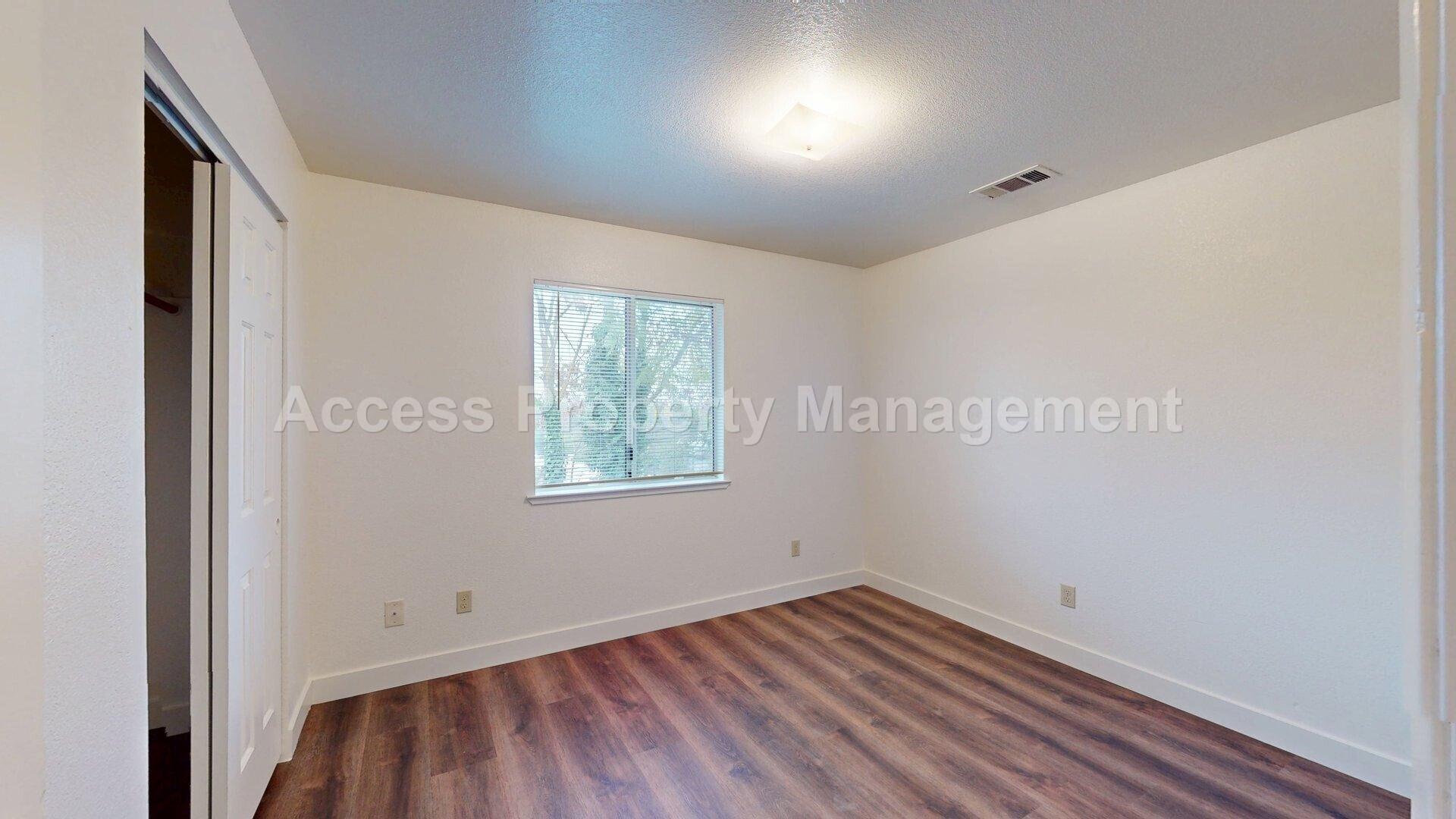 Building Photo - 114 Baker St