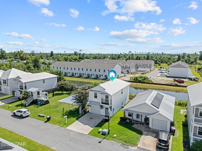 Building Photo - 326 Raven Ln