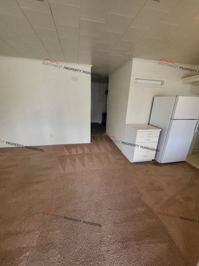 Building Photo - r139d