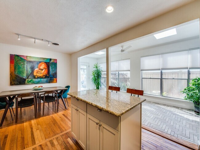 Building Photo - 3 Bedroom in Alamo Height ISD