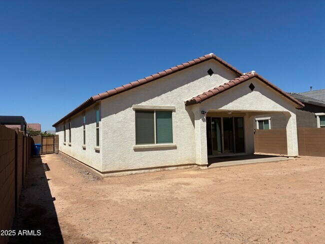 Building Photo - 813 S 107th Dr