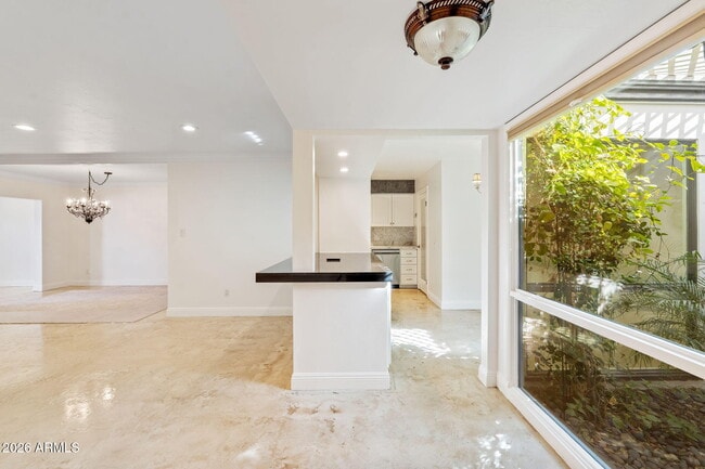 Building Photo - 2614 E Osborn Rd