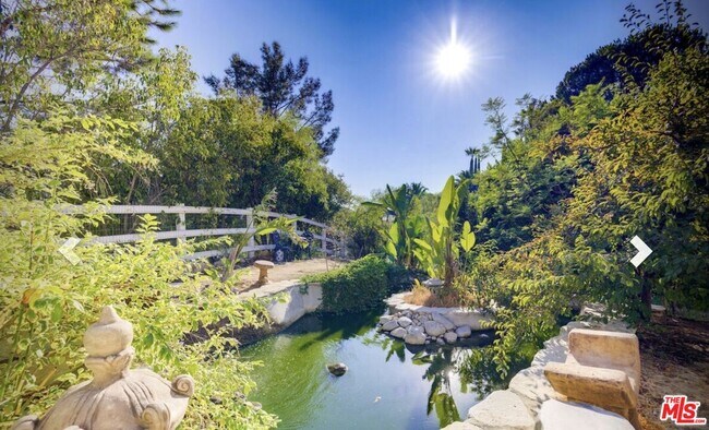 Building Photo - 232 Saddlebow Rd