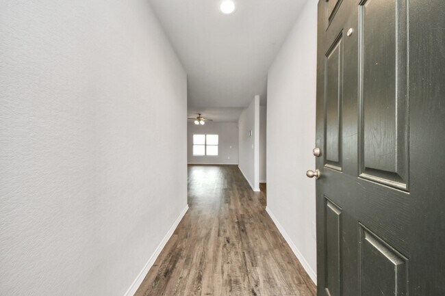 Building Photo - 20715 Southern Wds Blvd