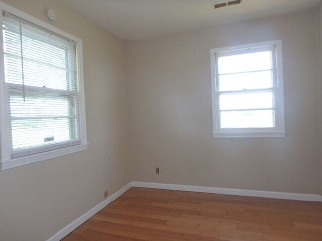 Building Photo - Nice 3 Bedroom Country House!